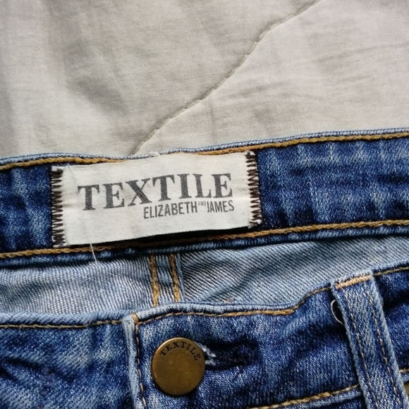 TEXTILE ELIZABETH and JAMES Debbie Bermuda Denim shorts W26 - Picture 2 of 6